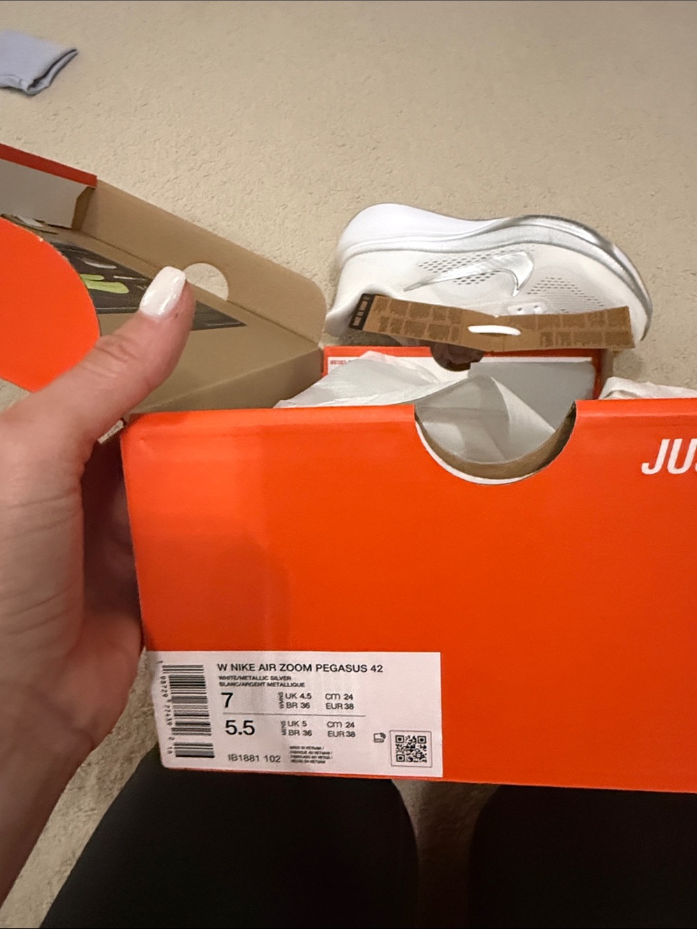 Nike Women’s White and Silver Running Sneakers - Picture 2 of 3